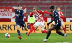 熊猫体育-美因茨队员火力全开，实现了不可能的任务