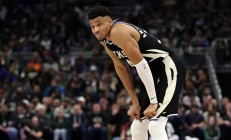 熊猫直播-包含雄鹿队再胜热火队，锁定晋级季后赛次轮的词条