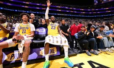 熊猫直播平台-NBA常规赛：湖人主场大胜太阳，豪取五连胜