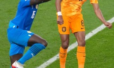 熊猫直播平台-包含罗马险胜荷兰，阿圭罗带队取胜的词条