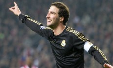 熊猫直播tv-独一无二的坎特，雷恩客战勒沃库森，他让全场最佳毫无悬念