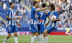 熊猫直播-乌迪内斯中锋破门得分，助球队逆转比赛