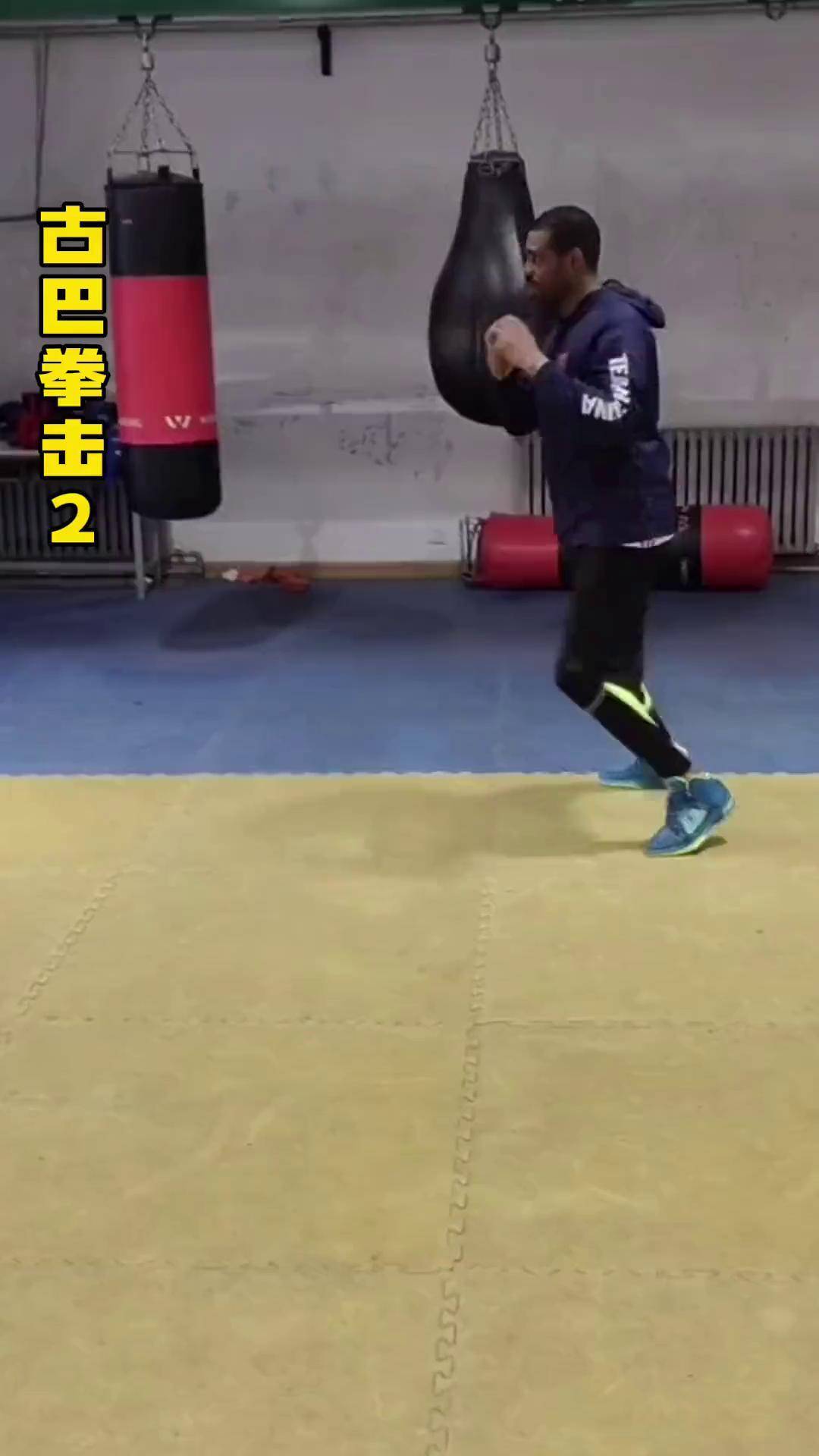 男子拳击：古巴选手获得冠军