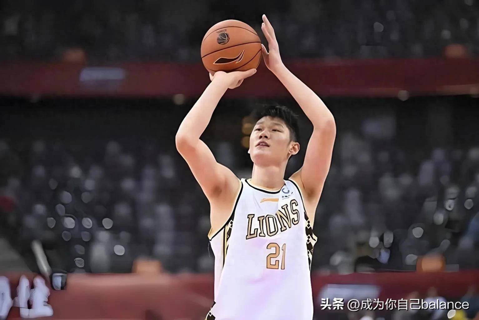 深圳男篮后卫发挥大爆发，击败北京队保持领先