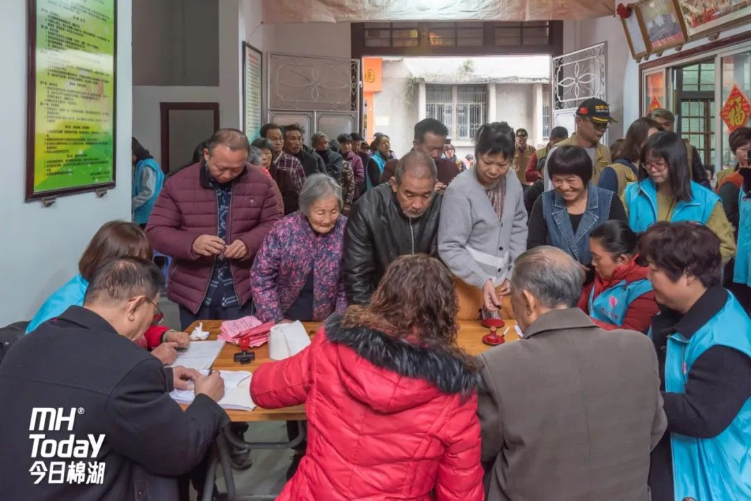 包含湖人球员带头赴地震灾区慰问，毫无宣传热闹，真诚善良的词条