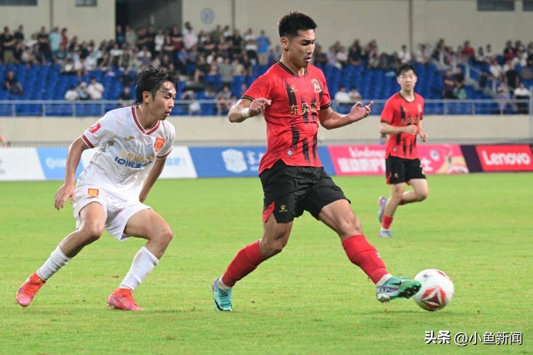 欧预赛吸引无数球迷观赛，精彩对决引人入胜