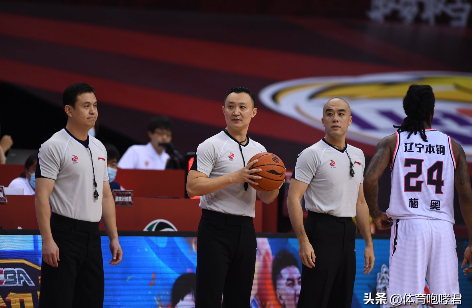 浙江男篮在场上打出好局,力夺胜利 浙江男篮在场上打出好局,力夺胜利