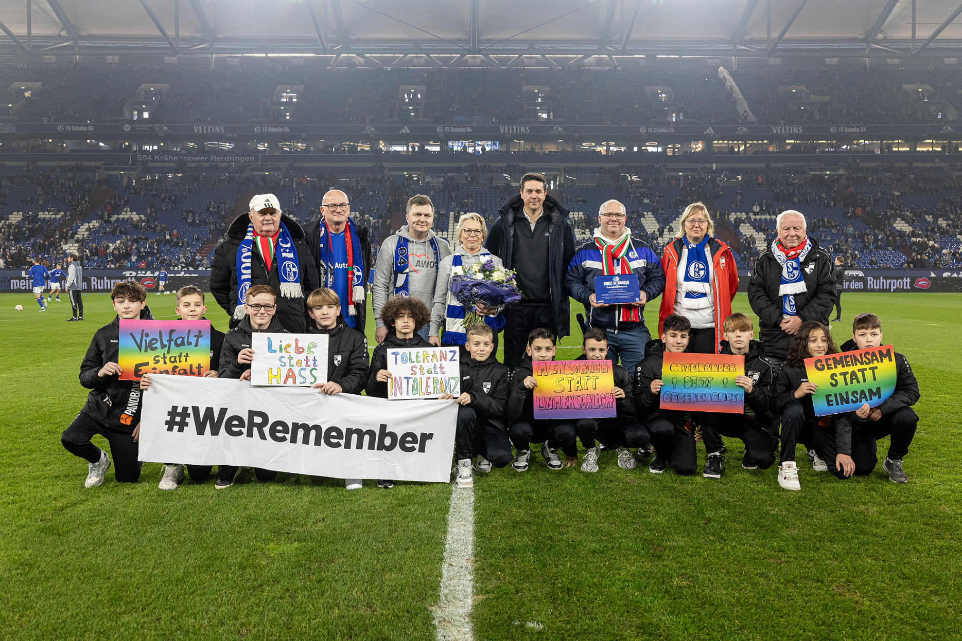 关于沙尔克成功摆脱颓势,重获胜利的信息 关于沙尔克成功摆脱颓势,重获胜利的信息