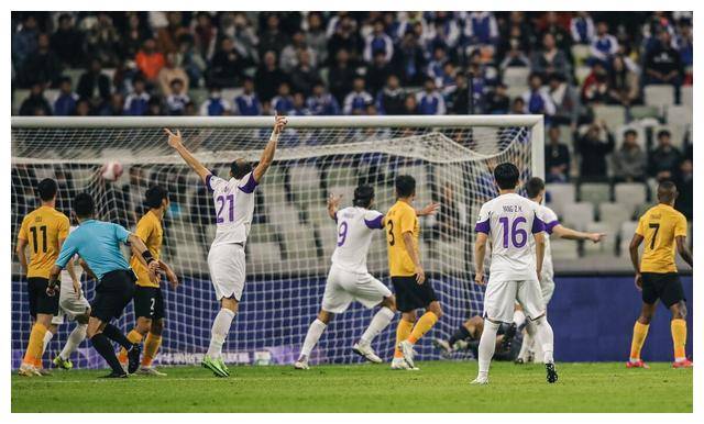 尴尬失误惊呆球迷,当心失守防守端需加强 尴尬失误惊呆球迷,当心失守防守端需加强