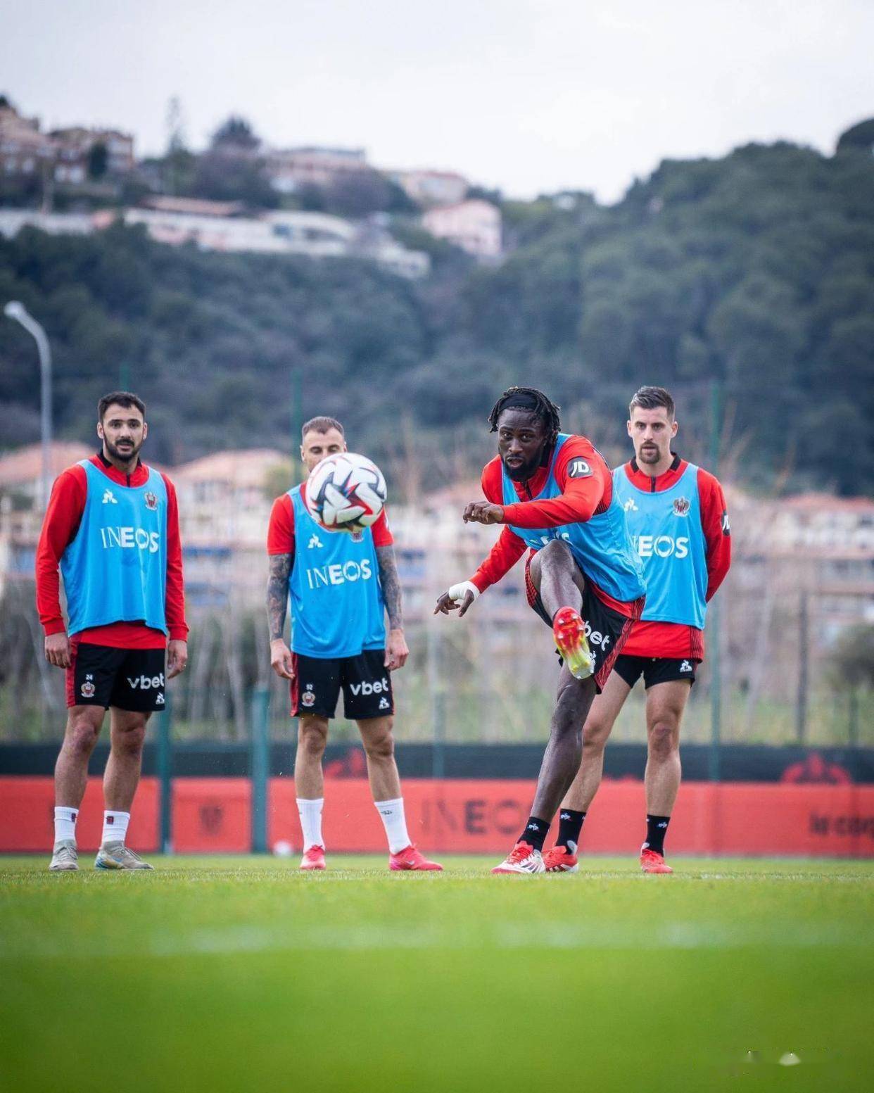 阿贾克斯冷门出线,迅速崭露头角的简单介绍 阿贾克斯冷门出线,迅速崭露头角的简单介绍