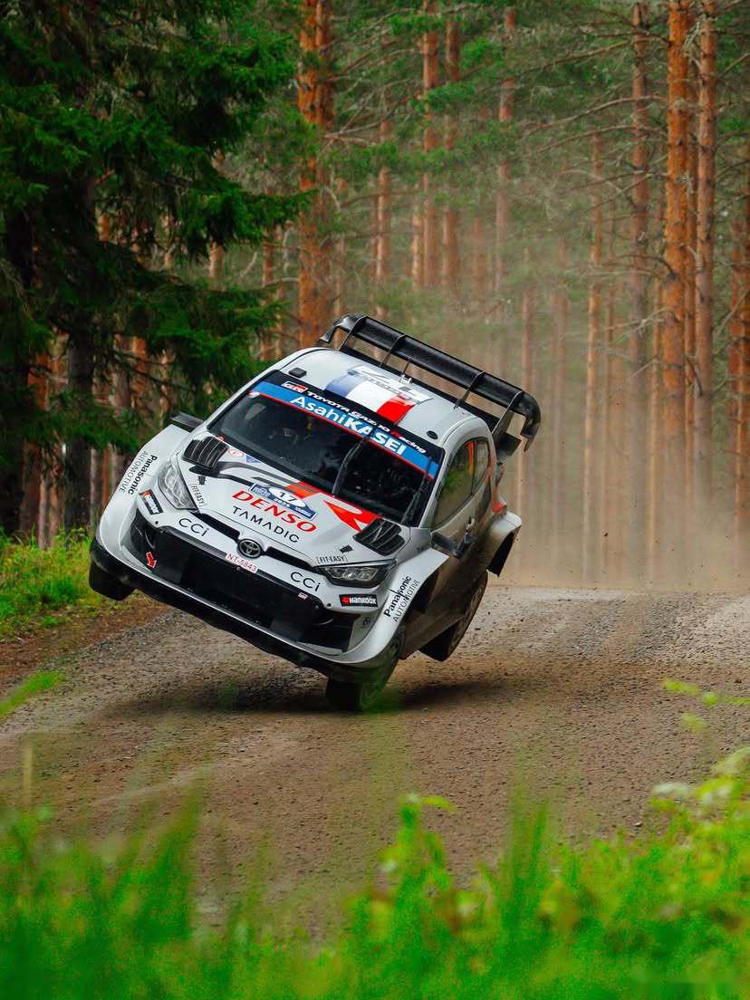 拉力赛事高能开启！芬兰车手霸气登顶！