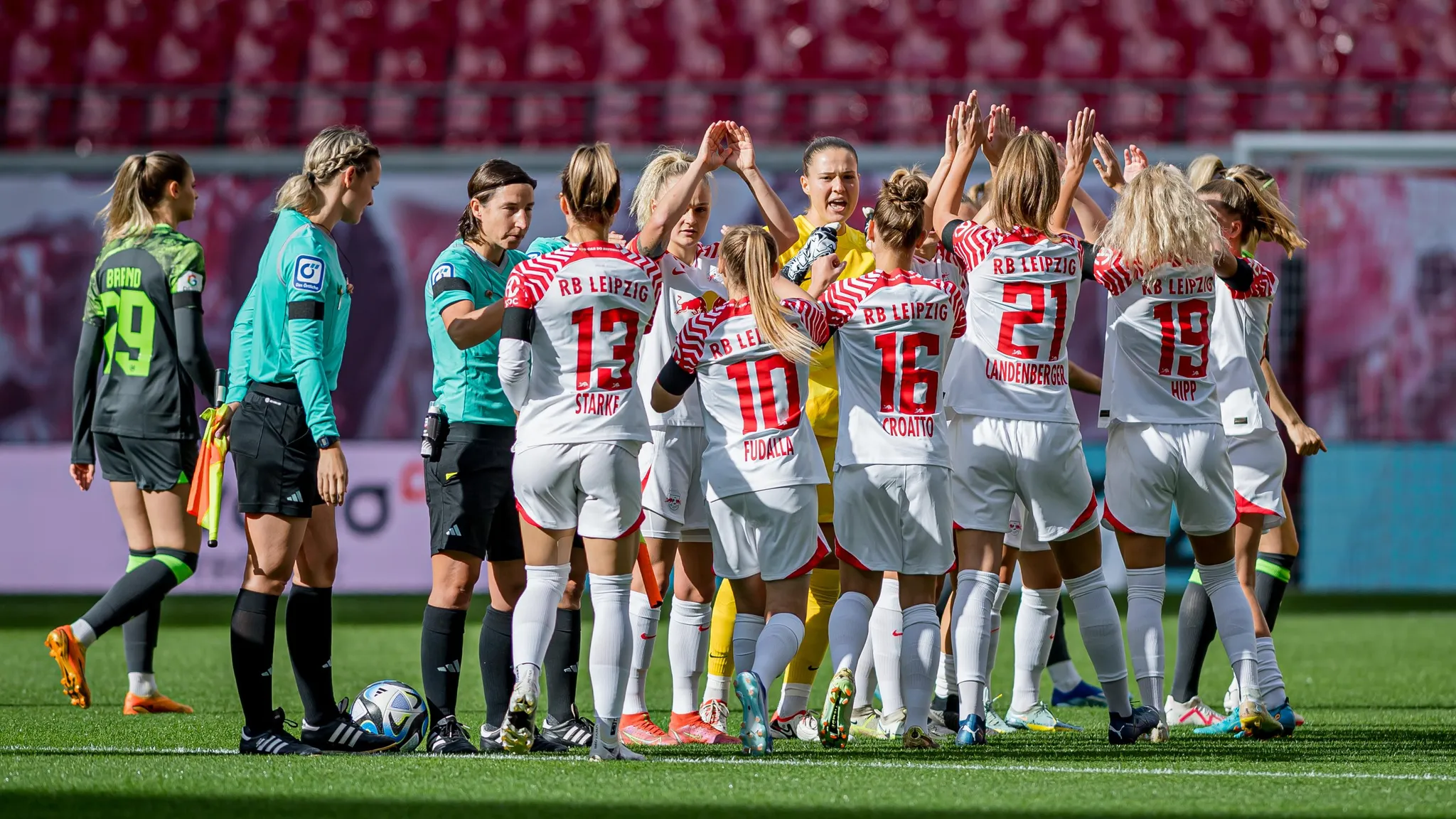 关于沙尔克客场挑战RB莱比锡，实力考验的信息