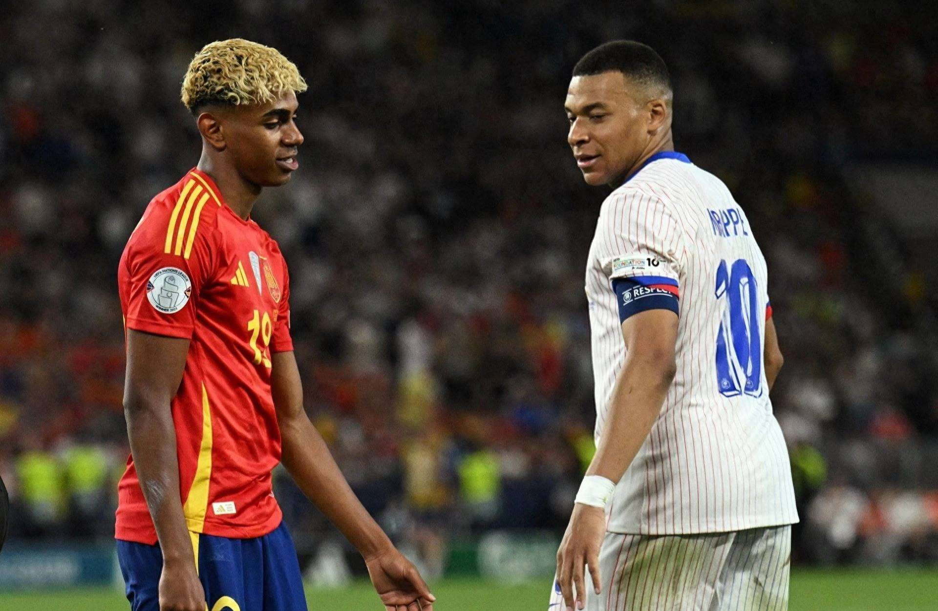 包含西班牙取胜摩洛哥，顺利晋级欧预赛16强的词条