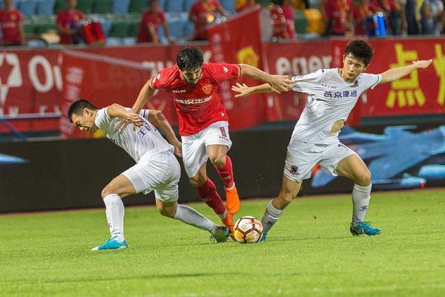 大连超越客场惨败，保级压力增大