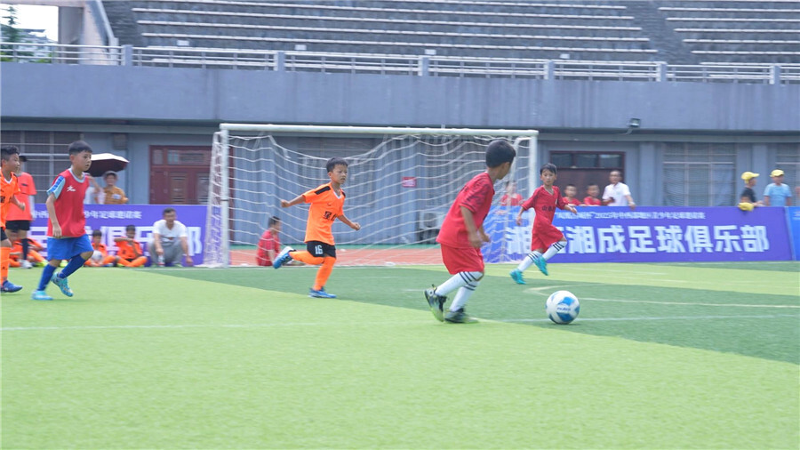 包含顶尖足球赛场上角逐,激情火热难掩的词条 包含顶尖足球赛场上角逐,激情火热难掩的词条