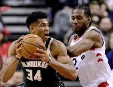 猛龙击败黄蜂,伦纳德砍下35分 猛龙击败黄蜂,伦纳德砍下35分