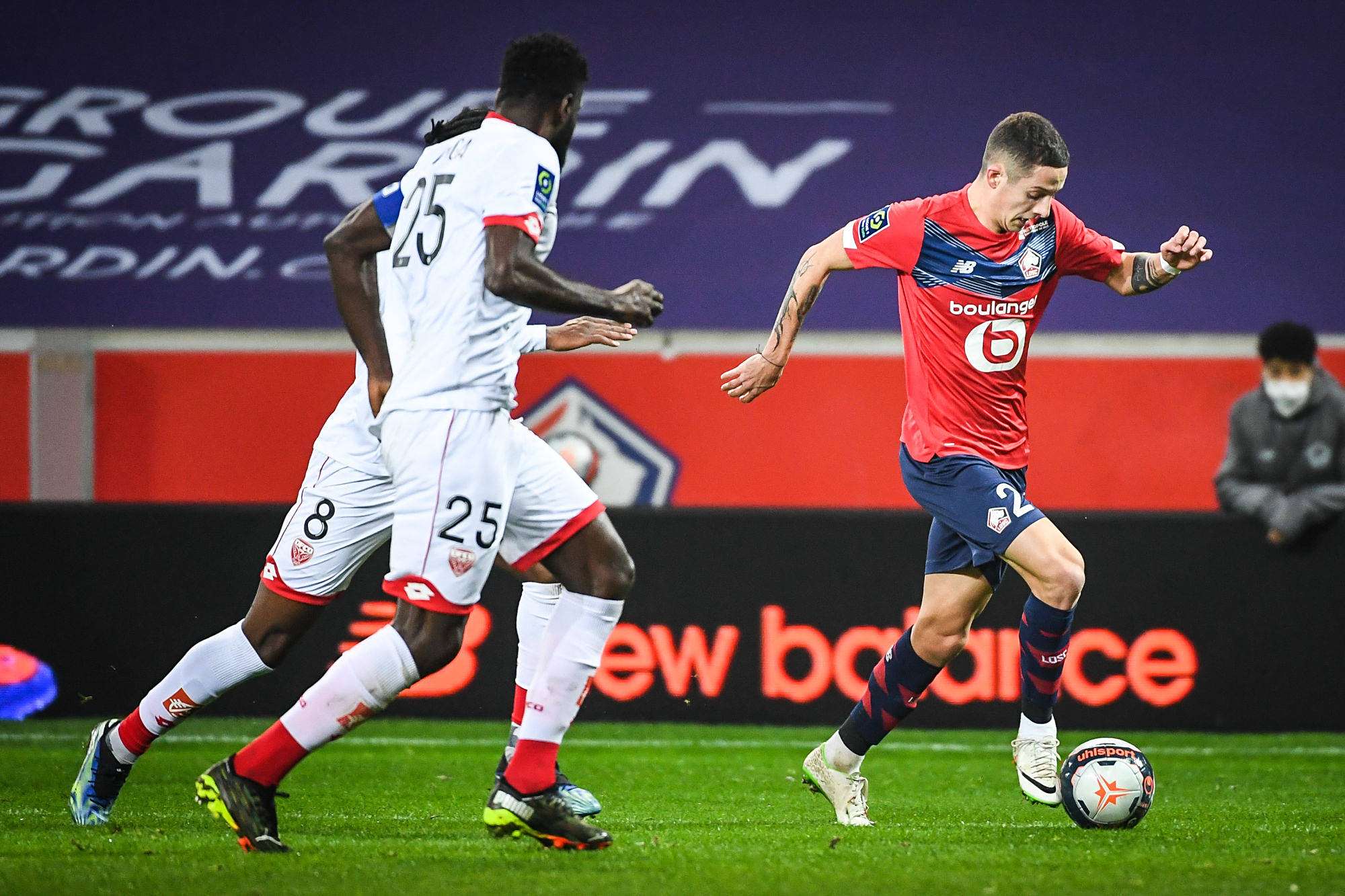 关于蒙彼利埃足球俱乐部后防稳固，继续保持不败的信息