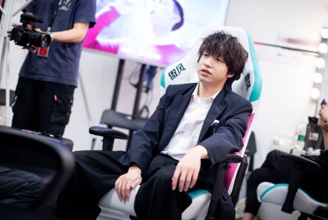 MAD血洗C9，Viper极限生还后反打焦点之战半决赛，锁定晋级资格