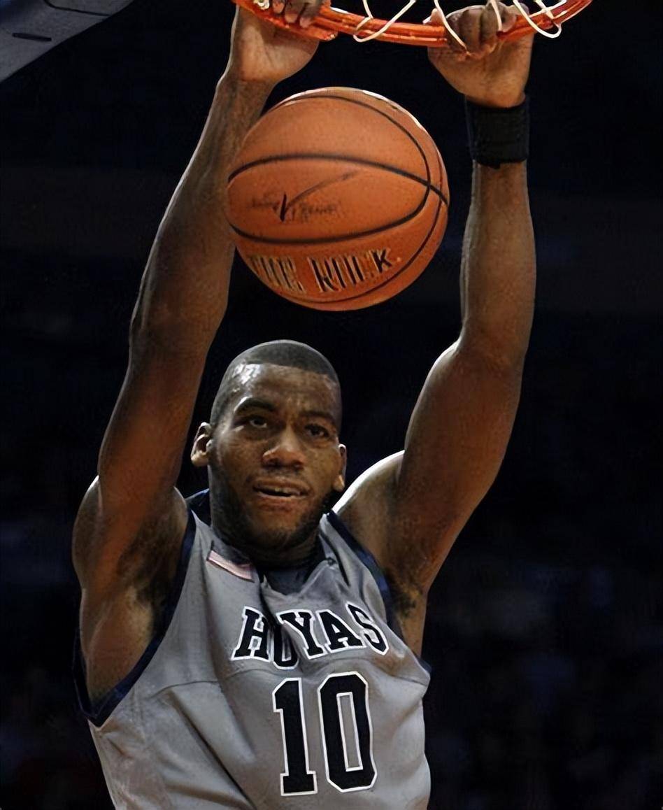 快船签下老将门罗，加强内线深度