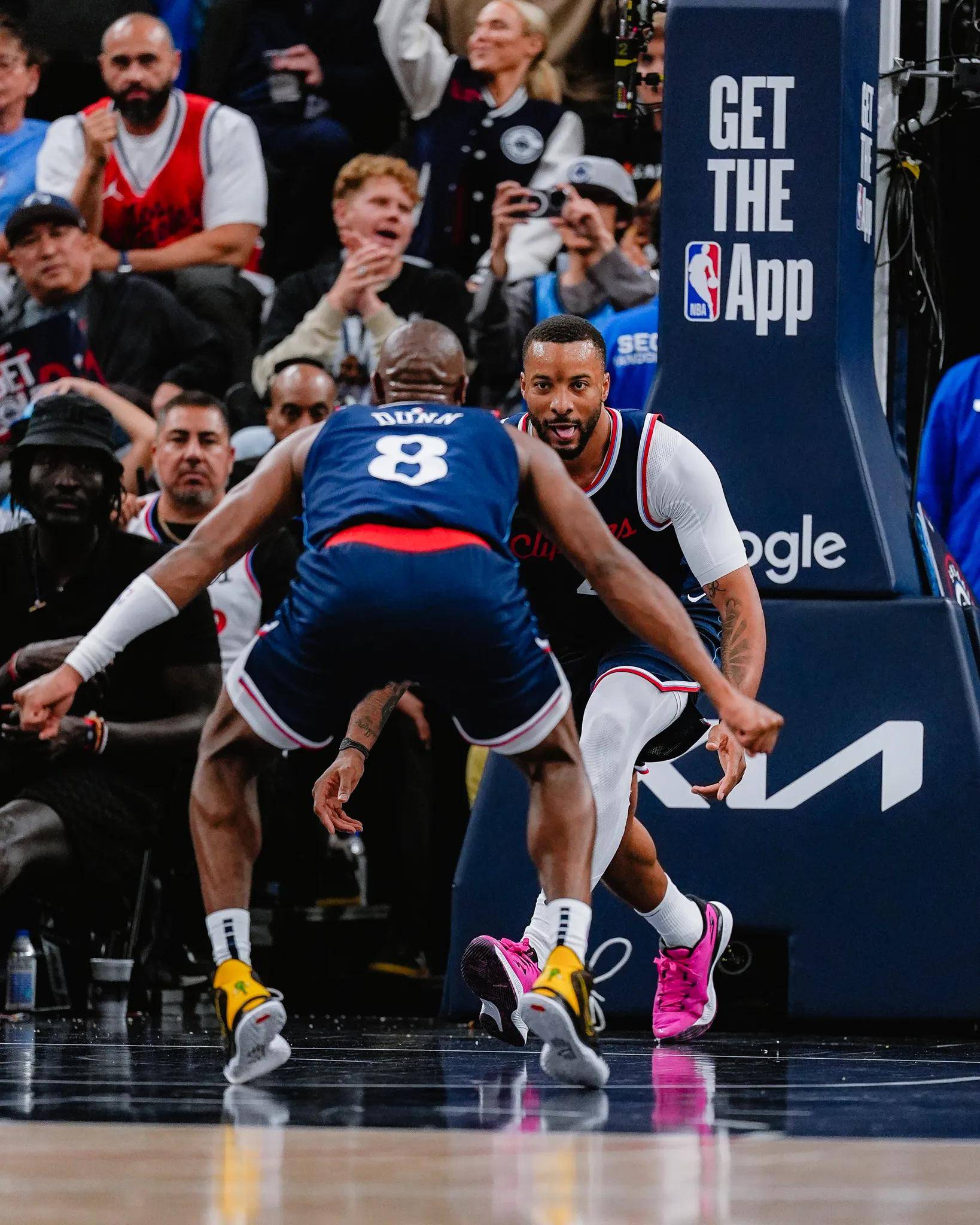 快船主场击败开拓者，将系列赛扳平