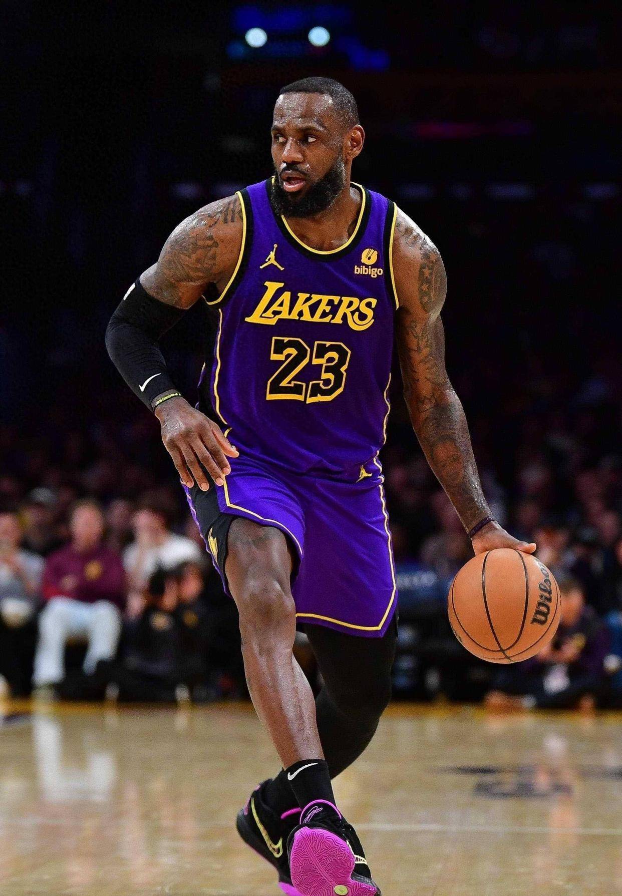 詹姆斯三分绝杀逆转火箭 詹姆斯三分绝杀逆转火箭