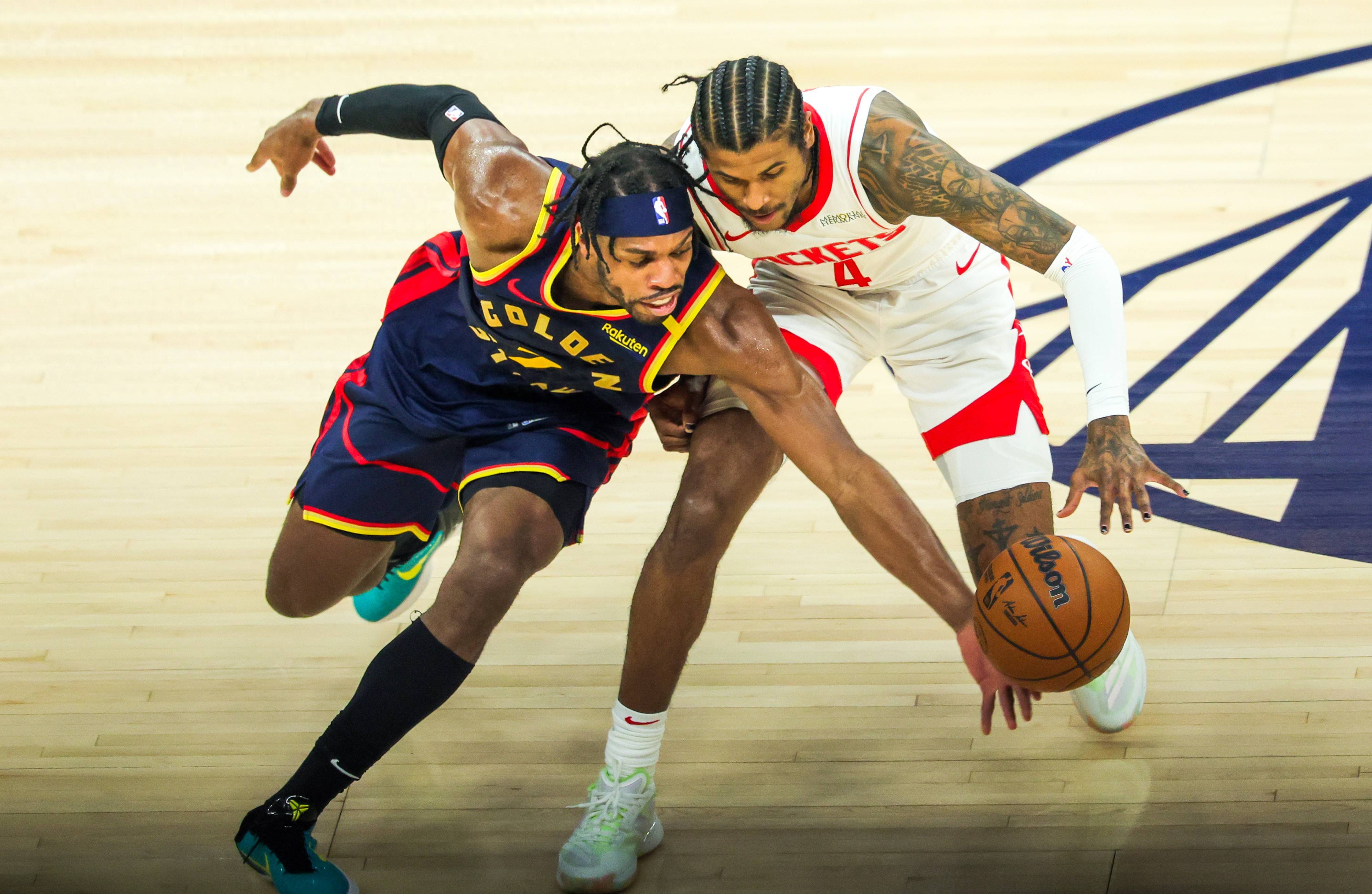 勇士击败火箭获得五连胜