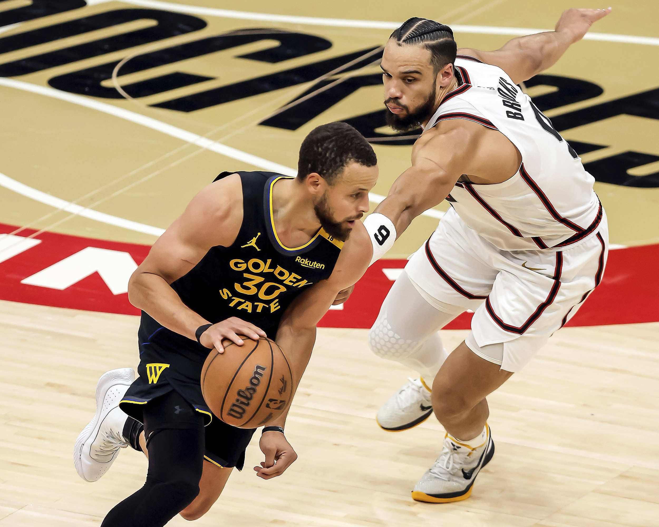 勇士击败火箭获得五连胜