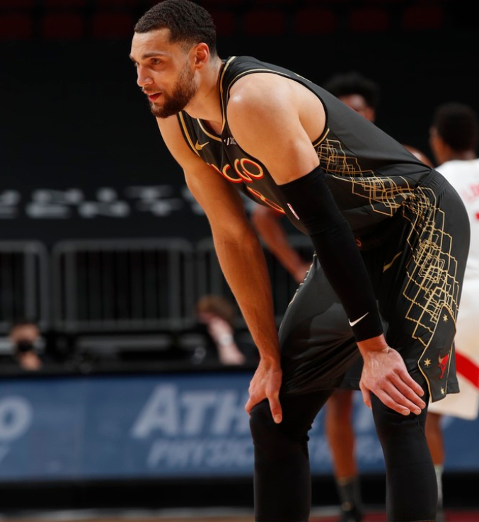 关于黄色战车克太阳，公牛再度失利的信息