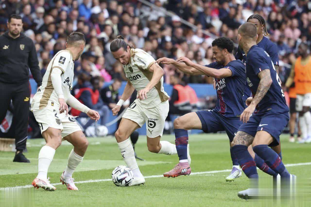 巴黎圣日耳曼客场轻松赢下一场胜利 巴黎圣日耳曼客场轻松赢下一场胜利