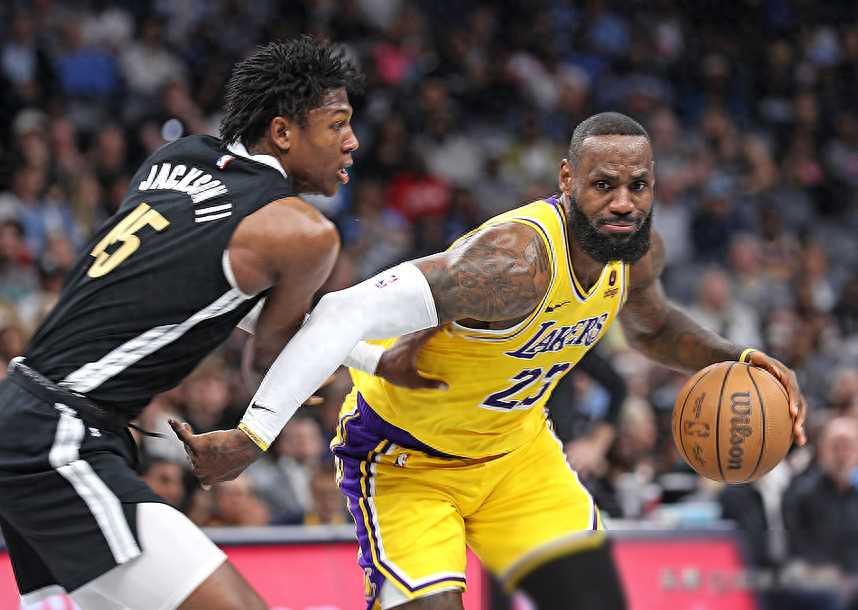 火箭队客场逆转击败开拓者队,霍顿-塔克致胜三分 火箭队客场逆转击败开拓者队,霍顿-塔克致胜三分