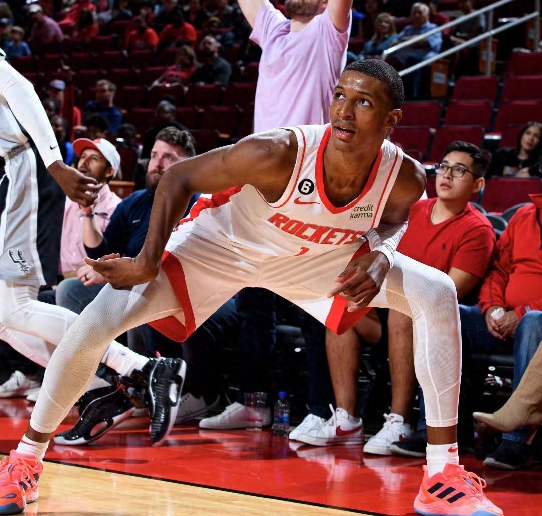 关于球星表现风生水起，球队密切关注的信息