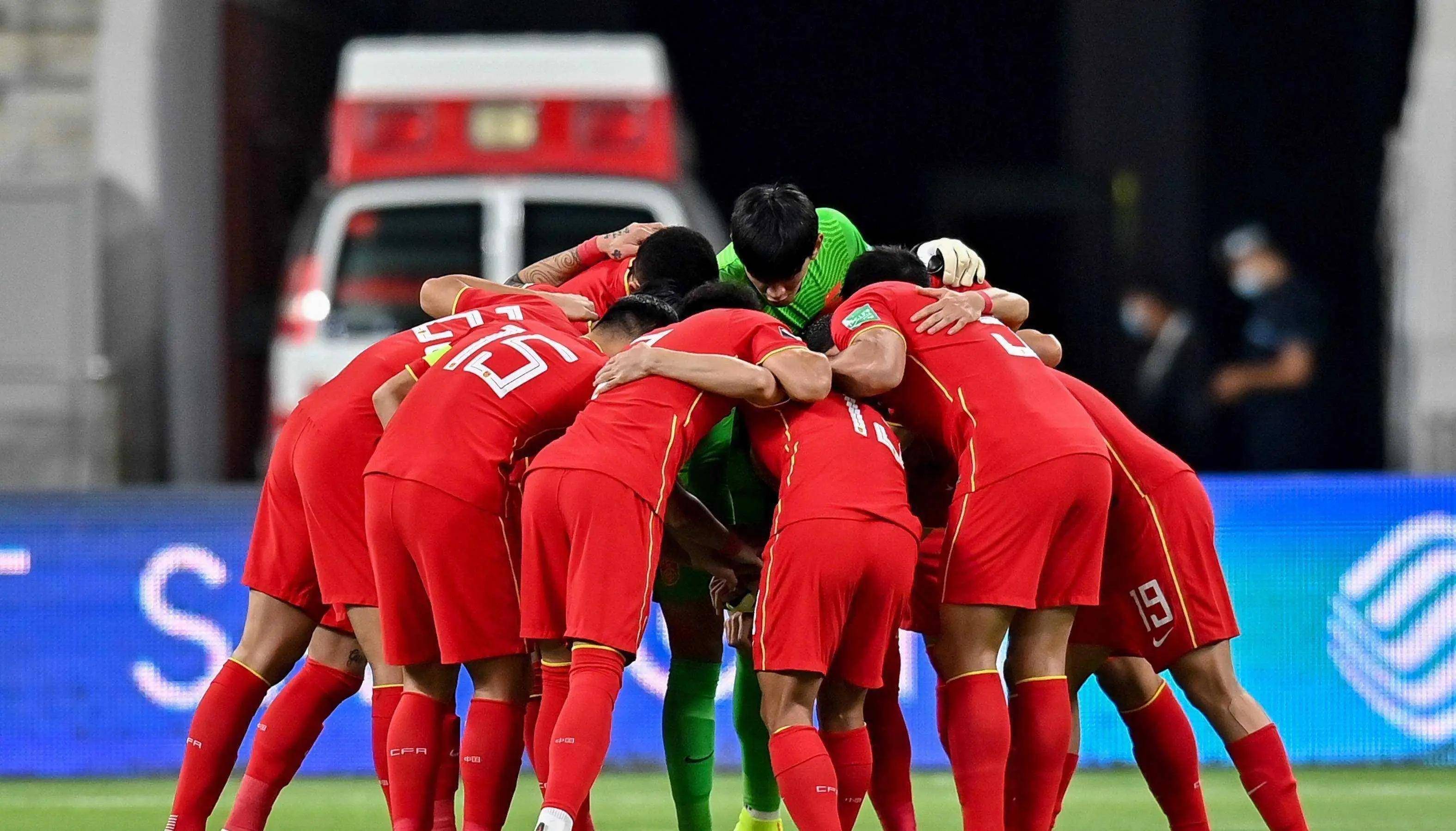 球队在比赛中展现出无尽的拼搏精神