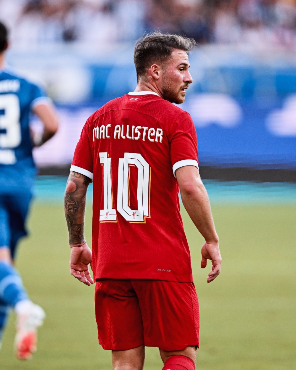 包含利物浦遭遇尤文图斯逆转，主帅领侍卫黯然离场的词条