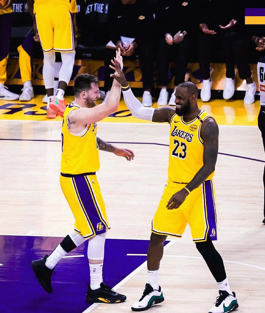 黄蜂反败为胜，带领球队连胜开拓者