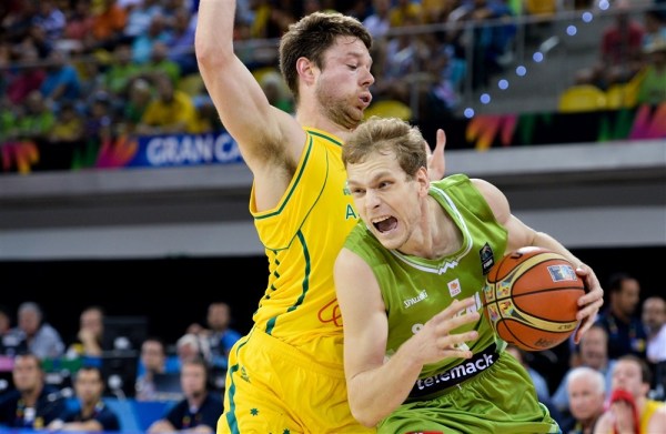 斯洛文尼亚队奋力抗争,取得晋级 斯洛文尼亚队奋力抗争,取得晋级