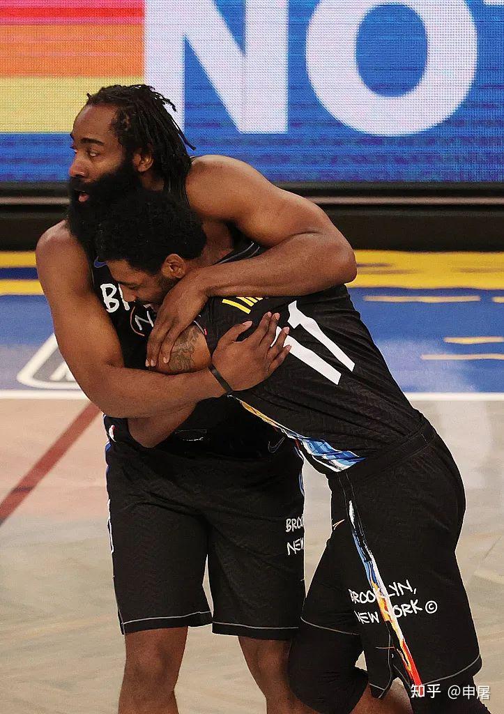 湖人完胜篮网,武切维奇刷新纪录 湖人完胜篮网,武切维奇刷新纪录