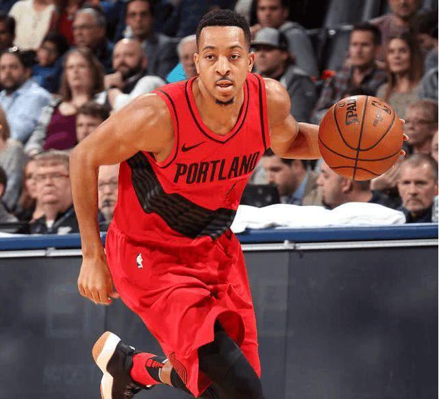 包含太阳逆转公牛，麦科勒姆高光表现的词条