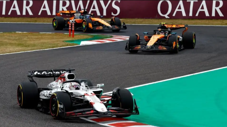 关于梅赛德斯碾压迈凯伦，维斯塔潘惊艳四座的信息