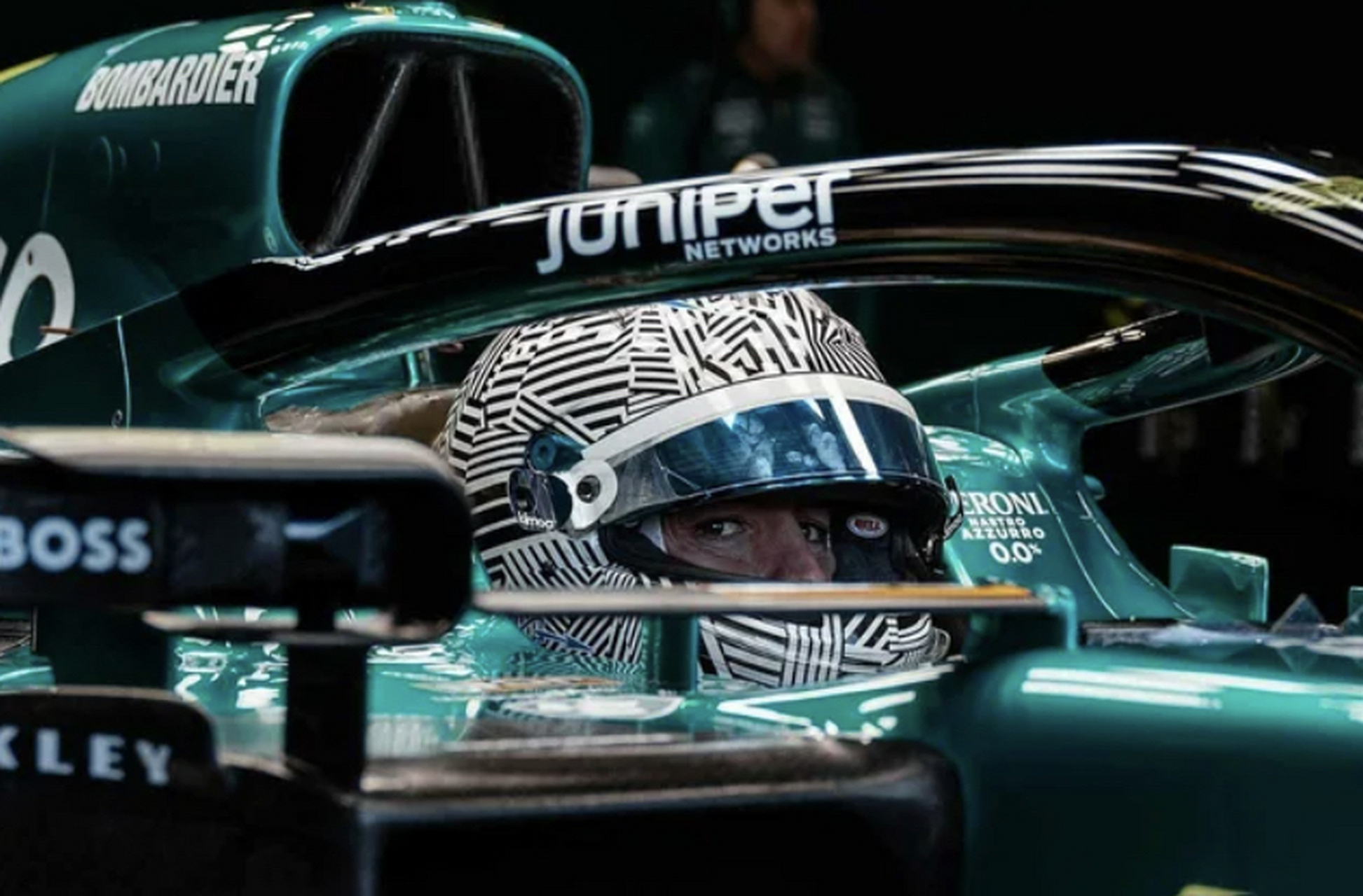 迈凯伦碾压哈斯车队，阿隆索点燃赛场的简单介绍