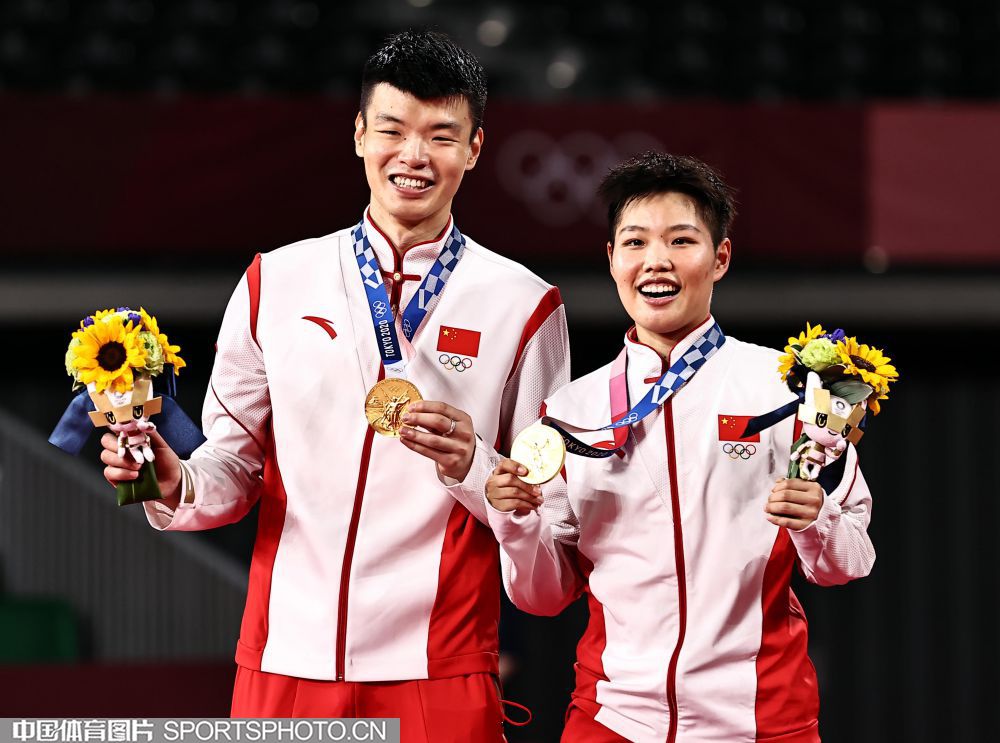 中国队完胜马来西亚队，黄鸭组合扛起全队的简单介绍