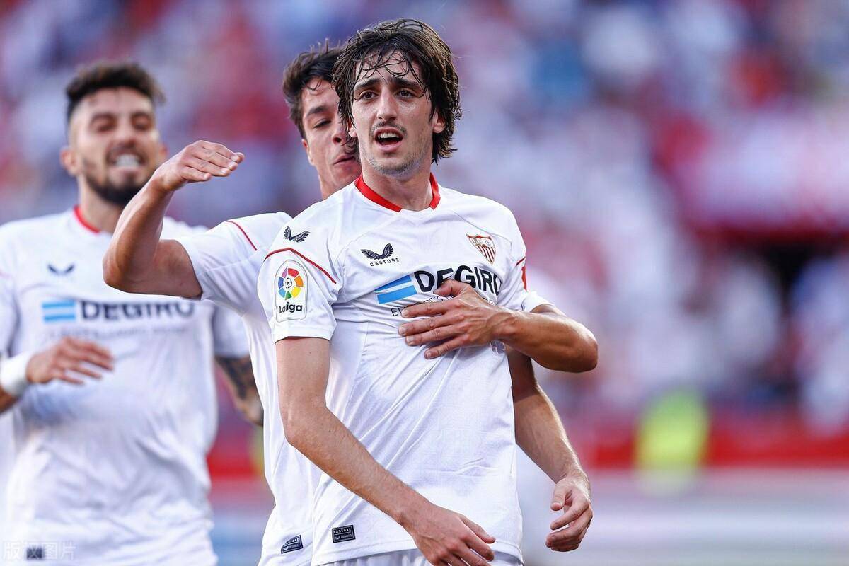 西班牙绝杀塞维利亚，马丁内利带队取胜