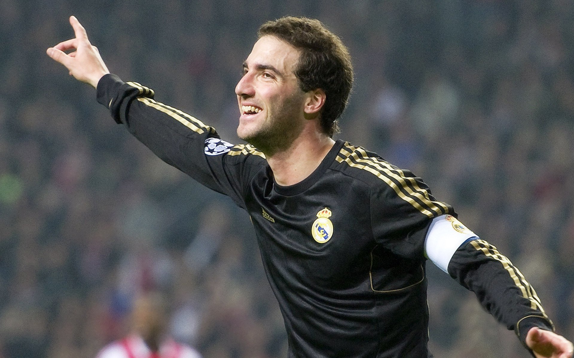 独一无二的坎特，雷恩客战勒沃库森，他让全场最佳毫无悬念